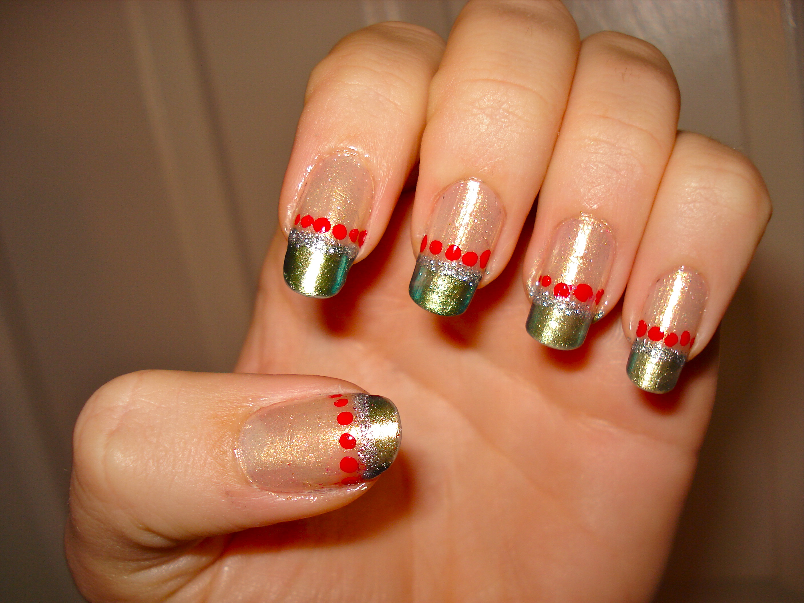 To start off, here is my current nail creation, Christmas nails!